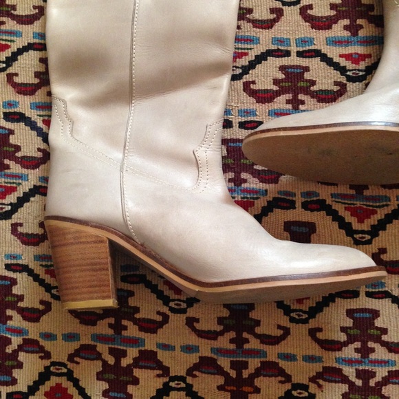 🔥SALE🔥Grey Genuine Leather heel Boots - Picture 4 of 8